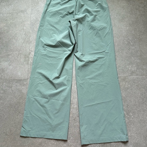 NWOT ALO high rise trouser pants Mint color Sz Medium - Picture 4 of 7